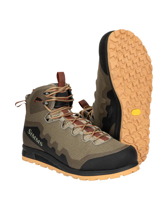 SALE - M's Flyweight® Access Wading Boot - Vibram Sole
