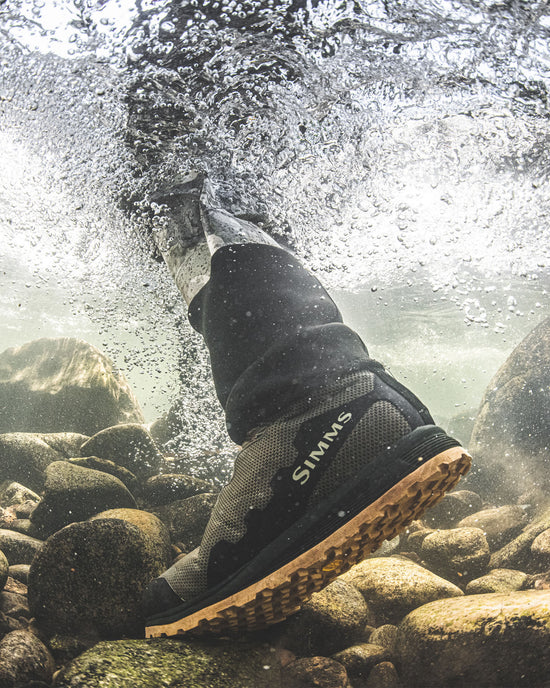 SALE - M's Flyweight® Access Wading Boot - Vibram Sole